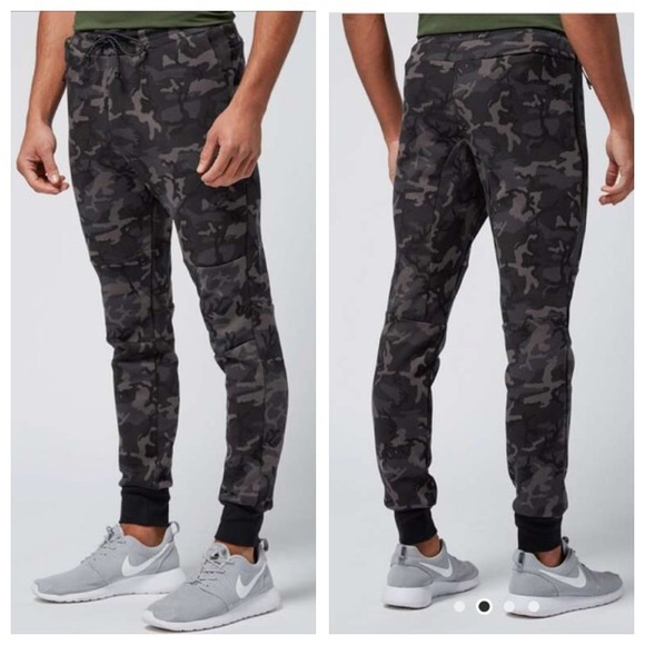 nike camo fleece joggers